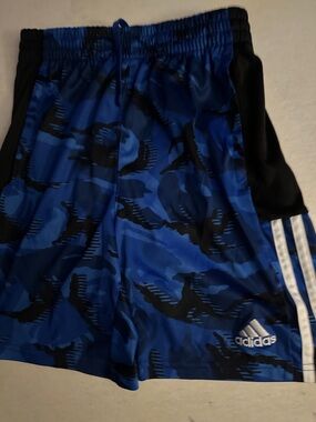 Kids Size 10/12 adidas Blue and Black Camo Training Shorts with White Stripes